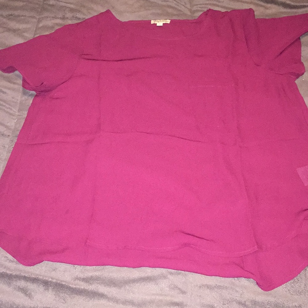 3/$15🥰Maroon shirt